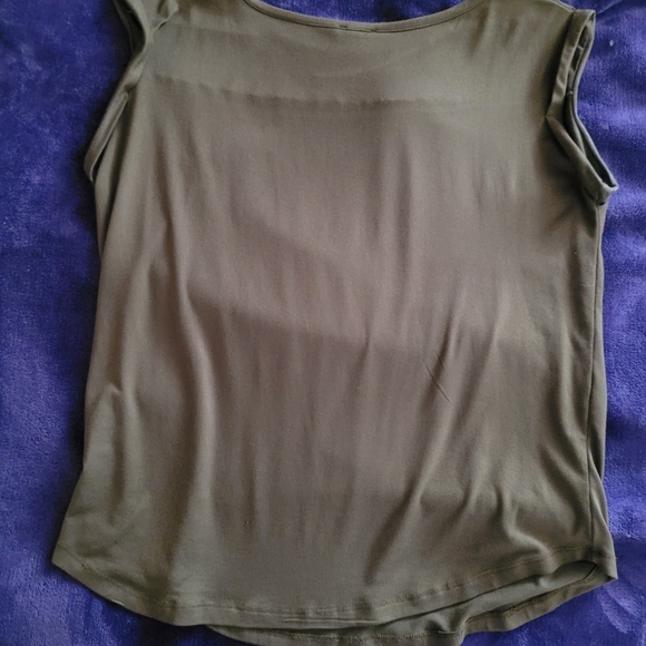 Tshirt - Picture 2 of 4